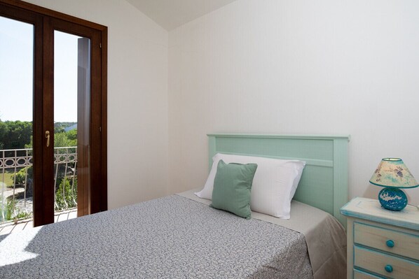 1 dormitorio, tabla de planchar con plancha, wifi gratis y ropa de cama