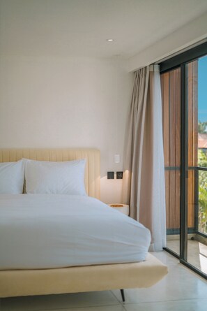 3 bedrooms, in-room safe, desk, iron/ironing board - Villa Vantage 2 (Kerobokan)