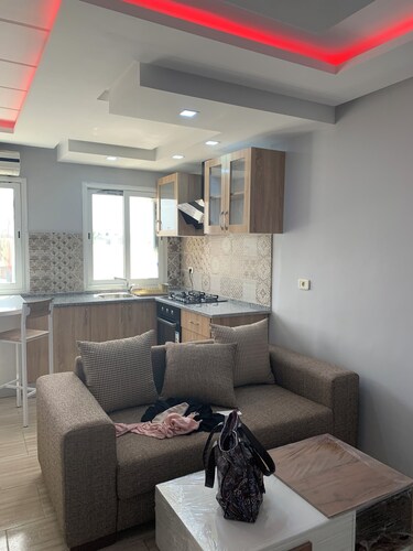 10 minutes walk to the beach 