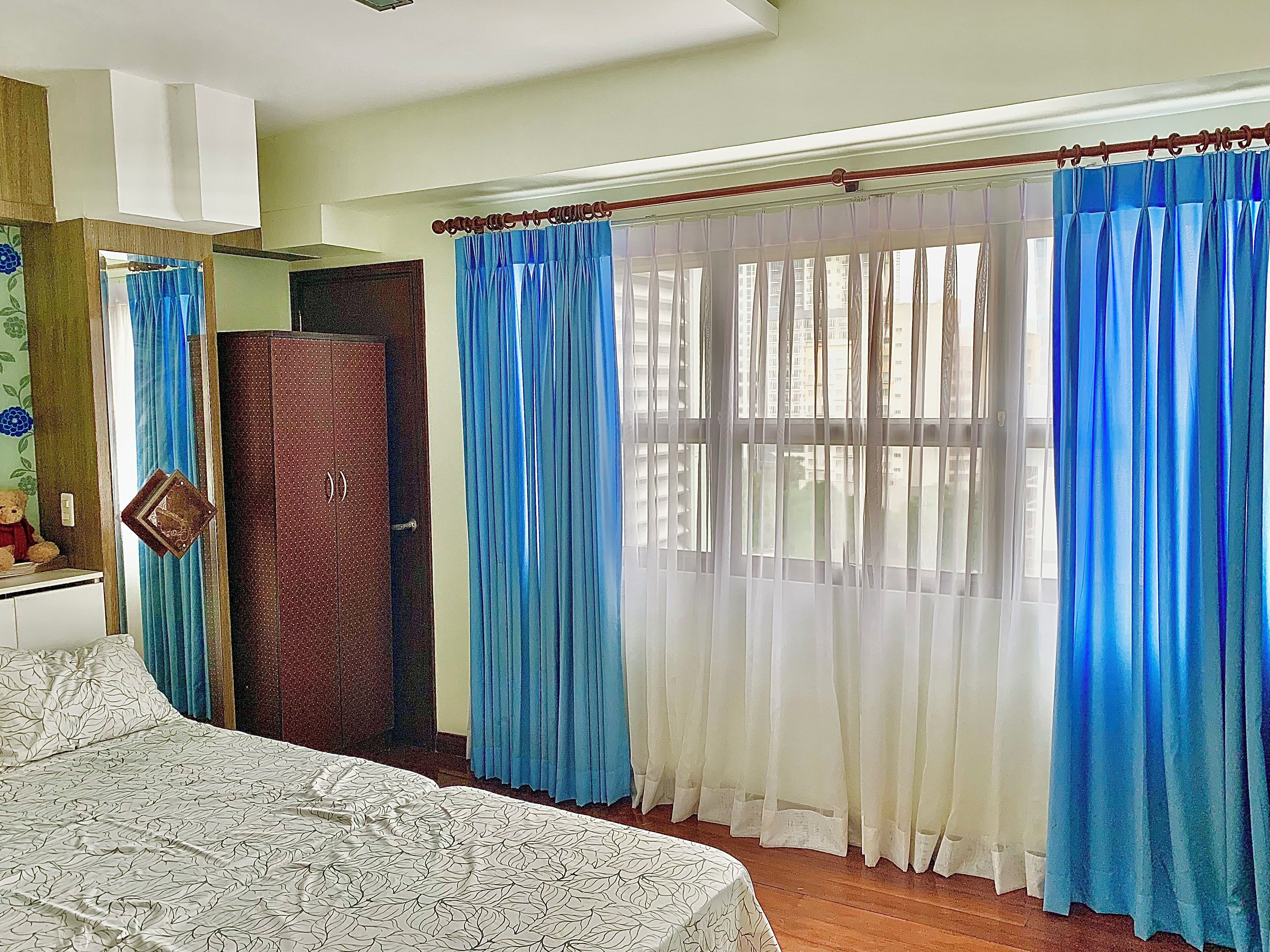 1 多间卧室、床单