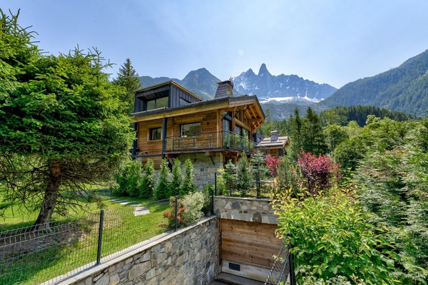 Quiet location a few minutes' drive from Chamonix