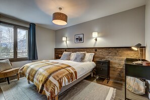 4 habitaciones, tabla de planchar con plancha y cuna de viaje 