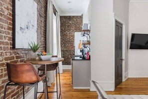 Interior - 1 Building 2 Lux Lofts - Great for Big Groups (Knoxville)