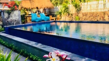 Kolam renang outdoor