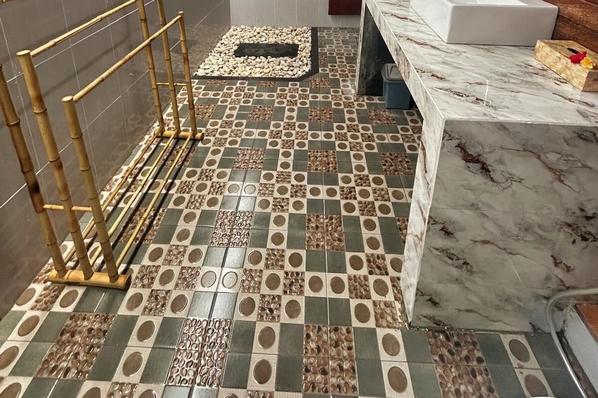 Deluxe Single Room, 1 King Bed, Balcony, Garden View | Bathroom