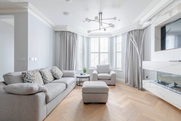 Basic Apartment, 2 Double Beds | Living area