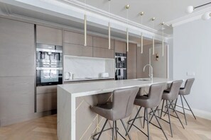 Basic-Apartment, 2 Doppelbetten | Eigene Küche | Mikrowelle, Ofen, Herdplatte, Wasserkocher