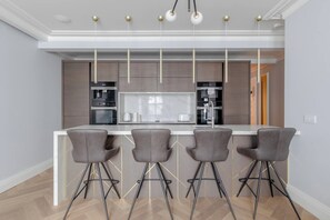 Basic Apartment, 2 Double Beds | Private kitchen