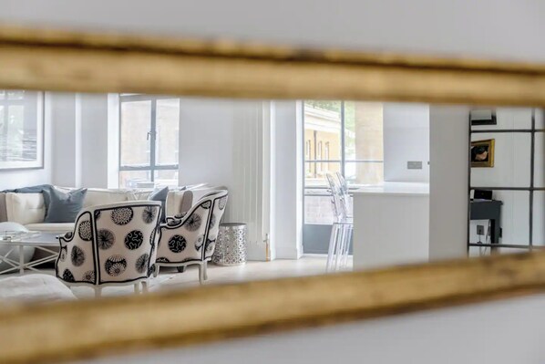 ベーシック アパートメント キングベッド 1 台 | 専用キッチン | 冷蔵庫、オーブン、コンロ、食器洗い機