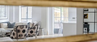 Sleek & Stylish 1BD Flat w/ Balcony - Kings Road