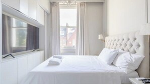 Unclassified image, 5 of 37, button - Luxurious & Stylish 2BD Flat - South Kensington (London)
