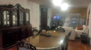 Interior - Departamento en Zona Residencial de La Molina (Lima)