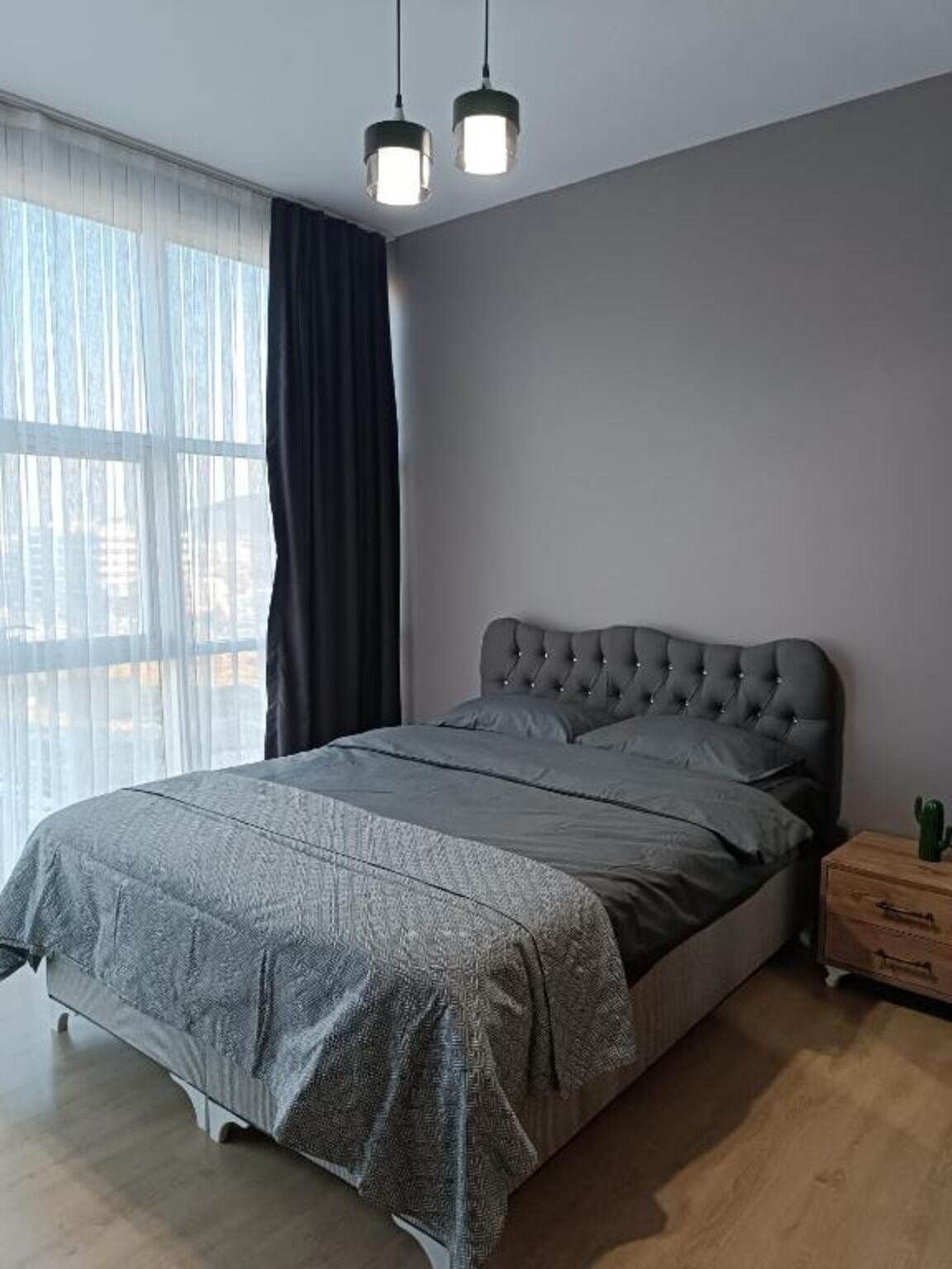 Deluxe Triple Room- 5 min to Airport. 2 min to Shopping Mall. 