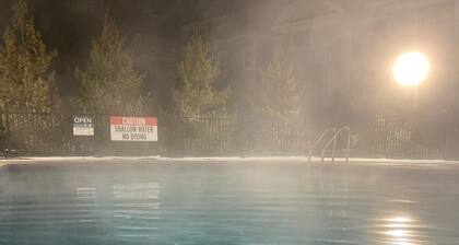 Cozy Seasonal Ski Rental minutes to Blue Mountain, awesome heated outdoor pool