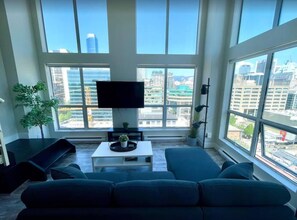 TV - Queen Studio in the heart of Downtown (Vancouver)