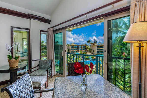 Interior - Penthouse "Jewel" - Exquisite Pool View 2 bedroom - AC (Kapaa)