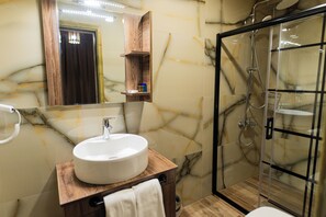 Free toiletries, hair dryer, slippers, towels - Uçhisar Premium Hotel (Nevsehir)