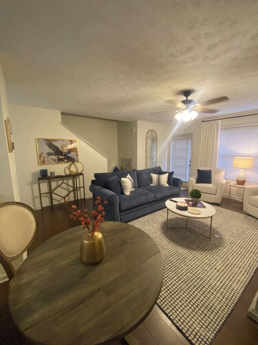 Gameday Condo 2 miles from Campus!  Alabama game available!