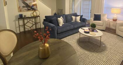 Gameday Condo 2 miles from Campus! Alabama game available!