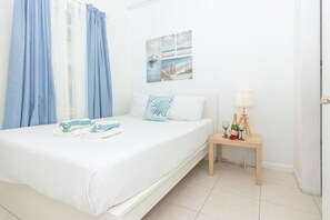 Deluxe Apartment (Ocean Villa n201) | Iron/ironing board, free WiFi - GA Ocean Villa  (Miami Beach)