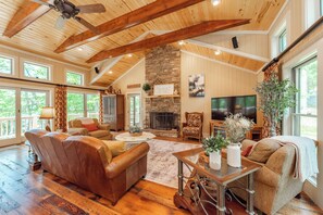 Smart TV, fireplace, DVD player, offices