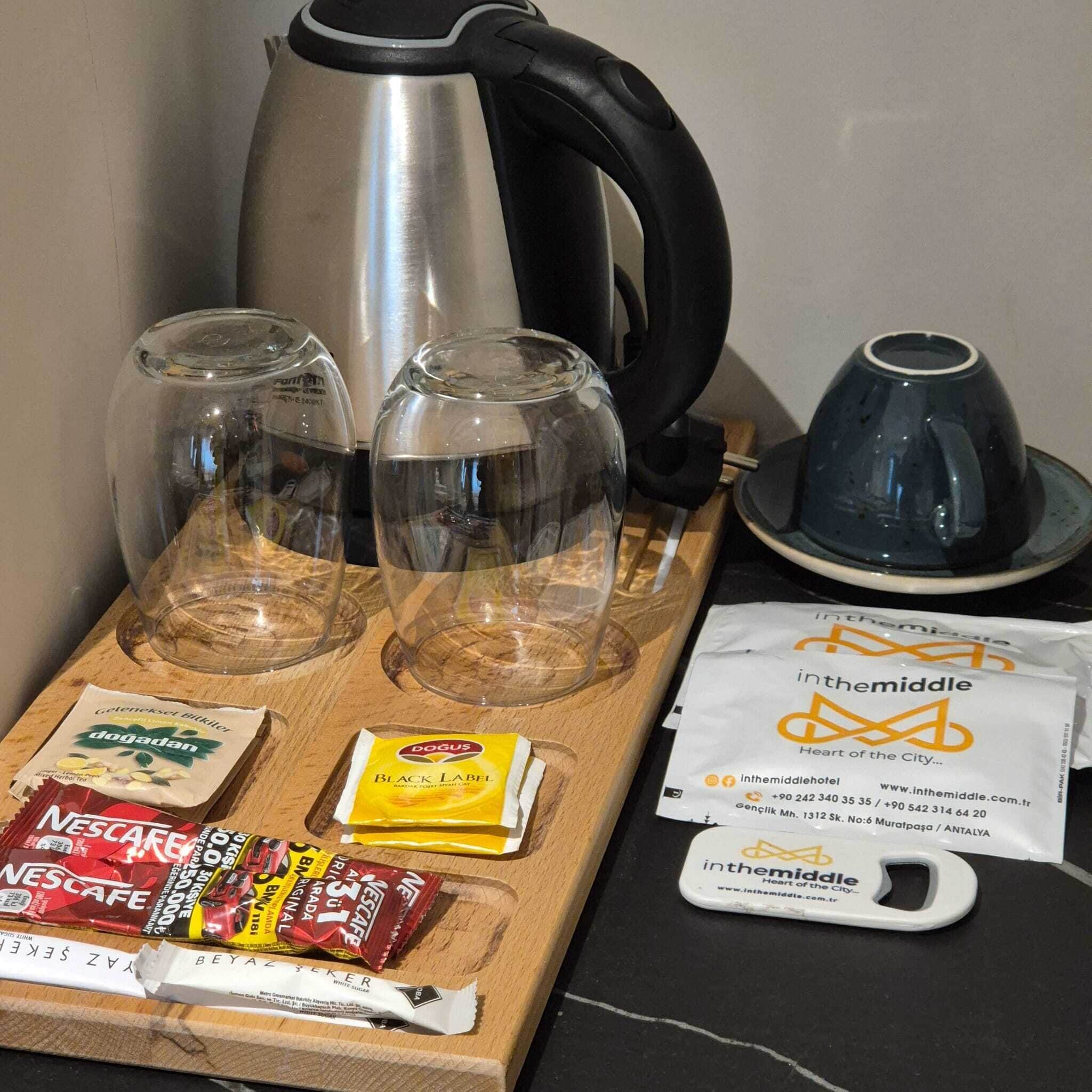 Photo - İn The Middle Hotel