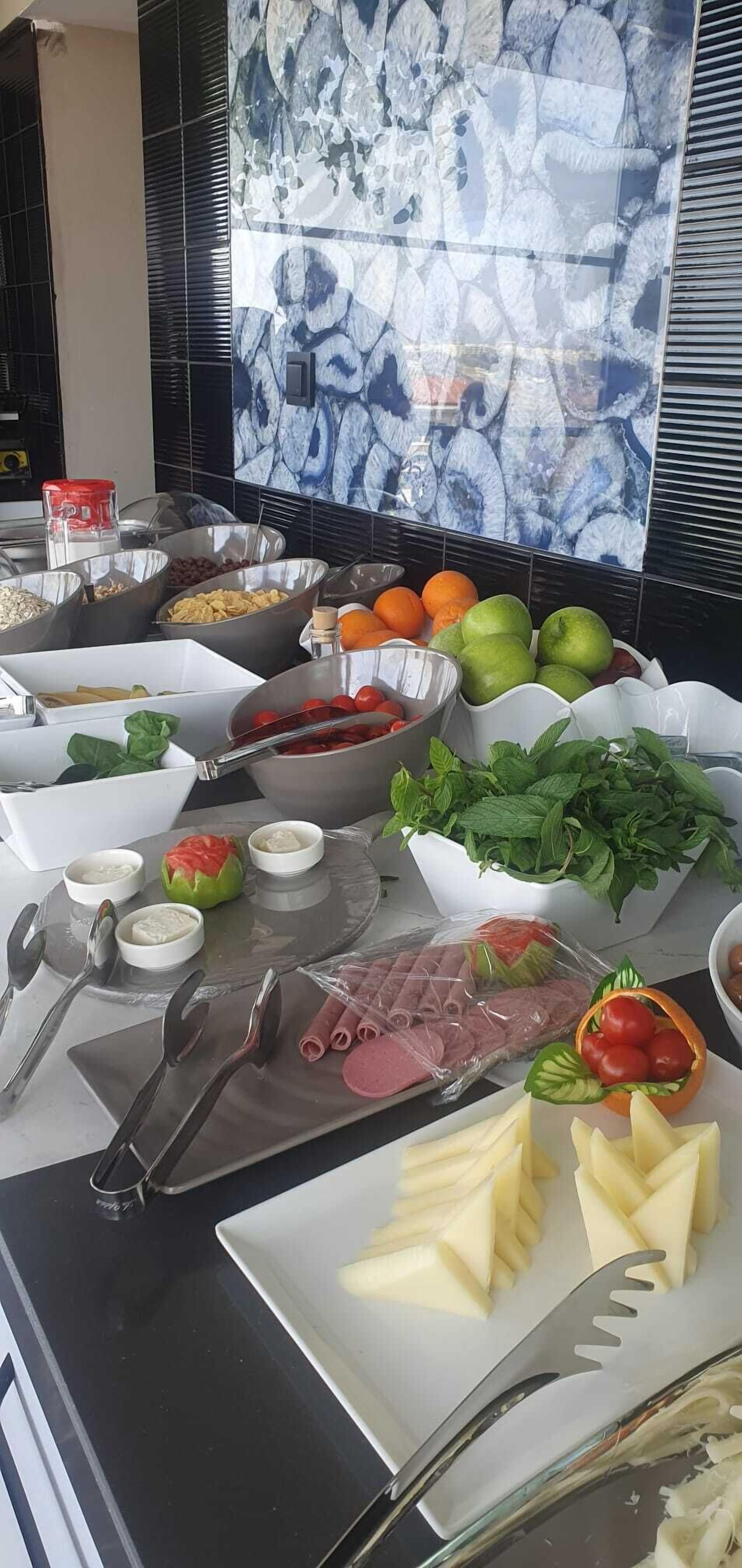 Photo - İn The Middle Hotel