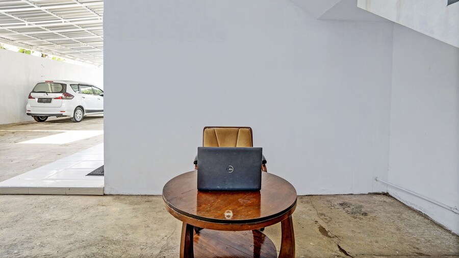 ホテル O ニザ ゲストハウス シャリア