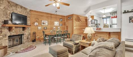 Condo, 2 Bedrooms | Living area | Smart TV