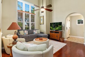 Condo, 2 Bedrooms | Living area
