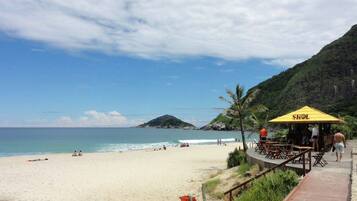 Apartamento básico | Praia | Perto da praia, areia branca