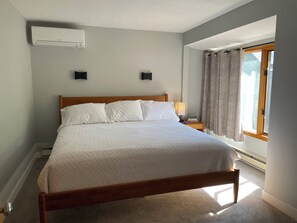 4 habitaciones, tabla de planchar con plancha, wifi y ropa de cama 