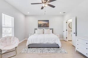 4 Schlafzimmer, Bügeleisen/Bügelbrett, WLAN, Bettwäsche