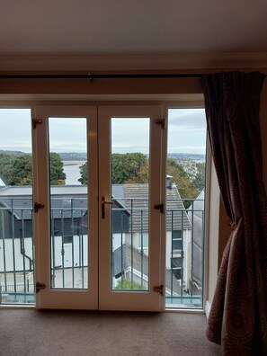 Deluxe Double or Twin Room (4 B) | Desk, soundproofing, iron/ironing board, free WiFi - Patricks Boathouse (Swansea)