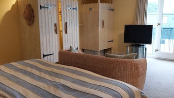 Phòng đôi hoặc 2 giường đơn Superior (1 B) | Bàn, phòng cách âm, bàn ủi/dụng cụ ủi quần áo