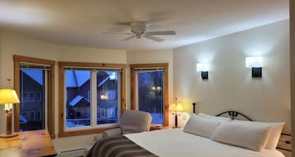 Ski in/ Ski out at Jay Peak- 10 feet from Grammy Jay Run