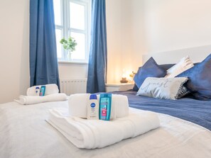 2 chambres, fer et planche à repasser, Wi-Fi gratuit, draps fournis