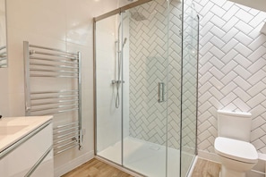 Bathroom - 5 Bed in Croyde (oc-s27474) (Croyde)