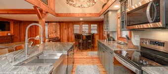 Cozy Secluded Cabin Retreat 30Ac. Horse & Pony Ranch with Pool • River & Trails