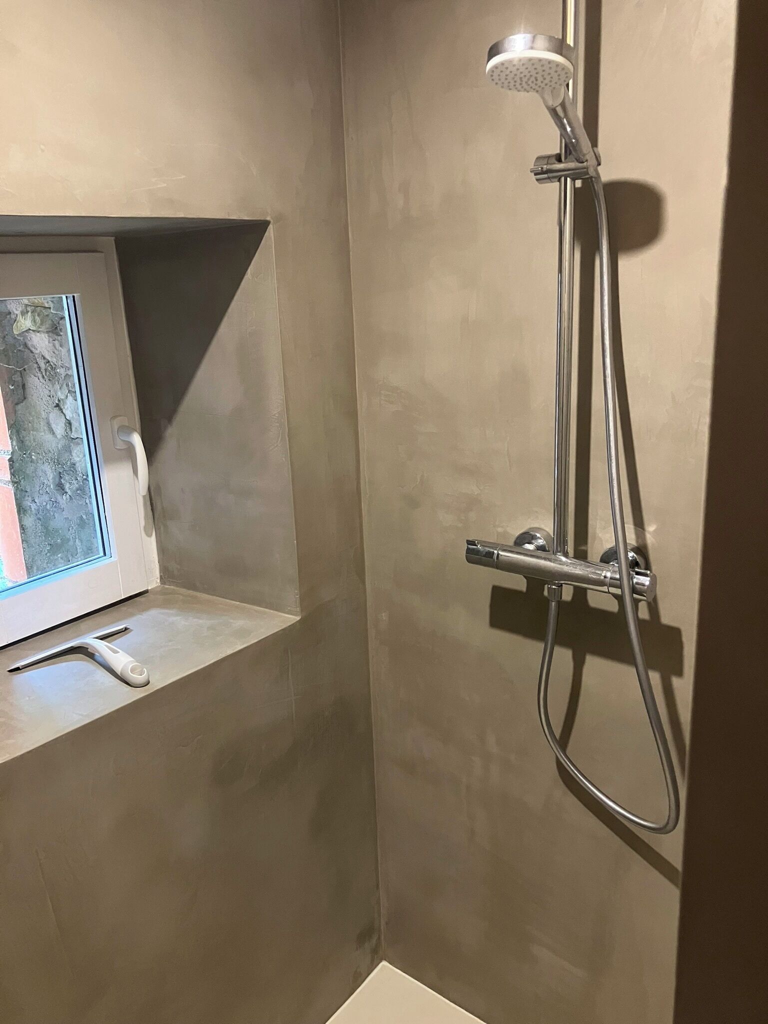 Douche, serviettes fournies