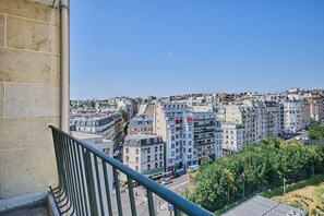 Property grounds - Sublime 2 bedroom flat Quai de Seine Eiffel Tower (Paris)