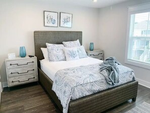 4 bedrooms, iron/ironing board, free WiFi, bed sheets - Luxury 4 Bdr Beachfront in Hilton Head- DC Breeze (Hilton Head Island)