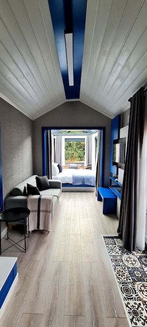 2 Schlafzimmer, hochwertige Bettwaren, Minibar, individuell dekoriert