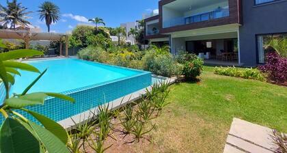 Beautiful family apartment at Pointe aux Canonniers