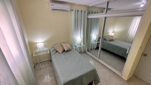 3 soverom, skrivebord, strykejern/-brett og wi-fi (inkludert)