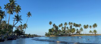 Cozy Home, close to the beach, great for couples, fam & remote workers!