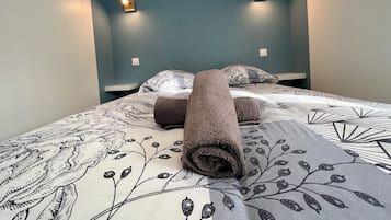 4 Schlafzimmer, Schreibtisch, Bügeleisen/Bügelbrett, kostenloses WLAN