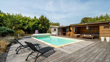 Et oppvarmet basseng