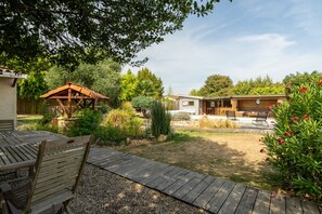 Outdoor dining - Villa Saint Jean - Maison avec piscine privée (Saint-Jean-d'Illac)
