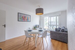 Dining - L'Ancre Marine - Appt à 100 m de la plage (Courseulles-sur-Mer)